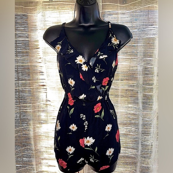 NWOT Ruffle Flora Cami Romper - Picture 14 of 14